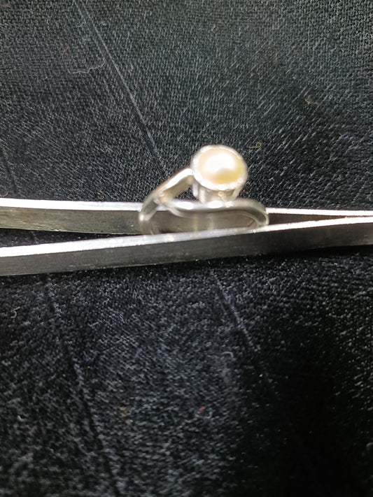 Silver Pearl ring